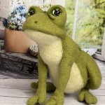 Лягушка. Игрушка из шерсти