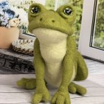 Лягушка. Игрушка из шерсти