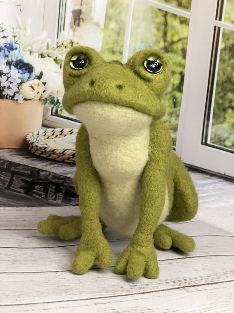 Лягушка. Игрушка из шерсти