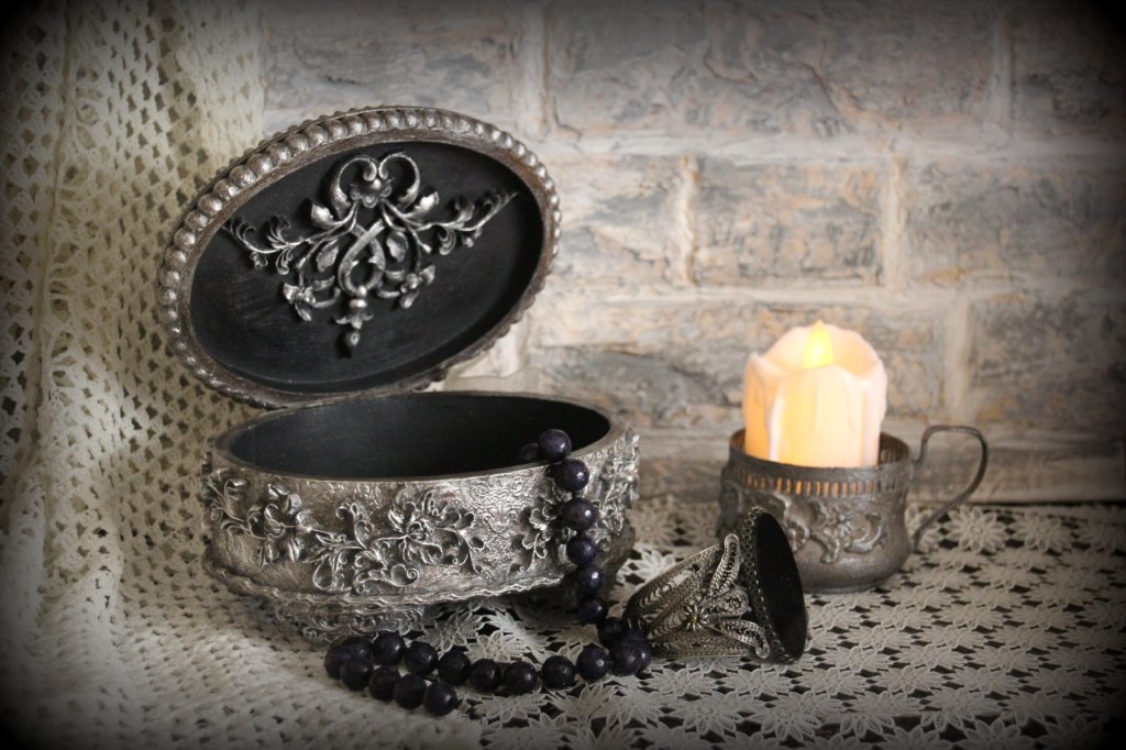 Шкатулка под серебро