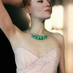 Колье из натурального кварца Морская волна