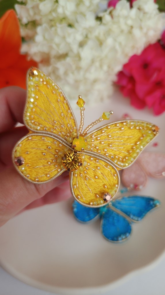Брошь бабочка