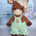 Лошадка вязаная