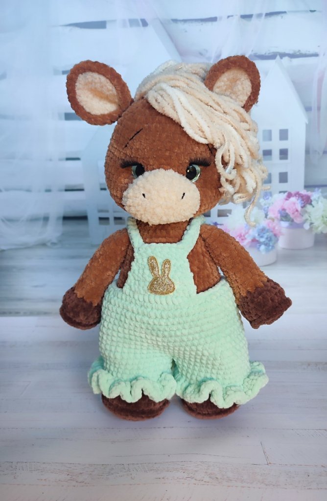 Лошадка вязаная