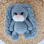 Зайка вязаный