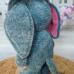 Ослик вязаный