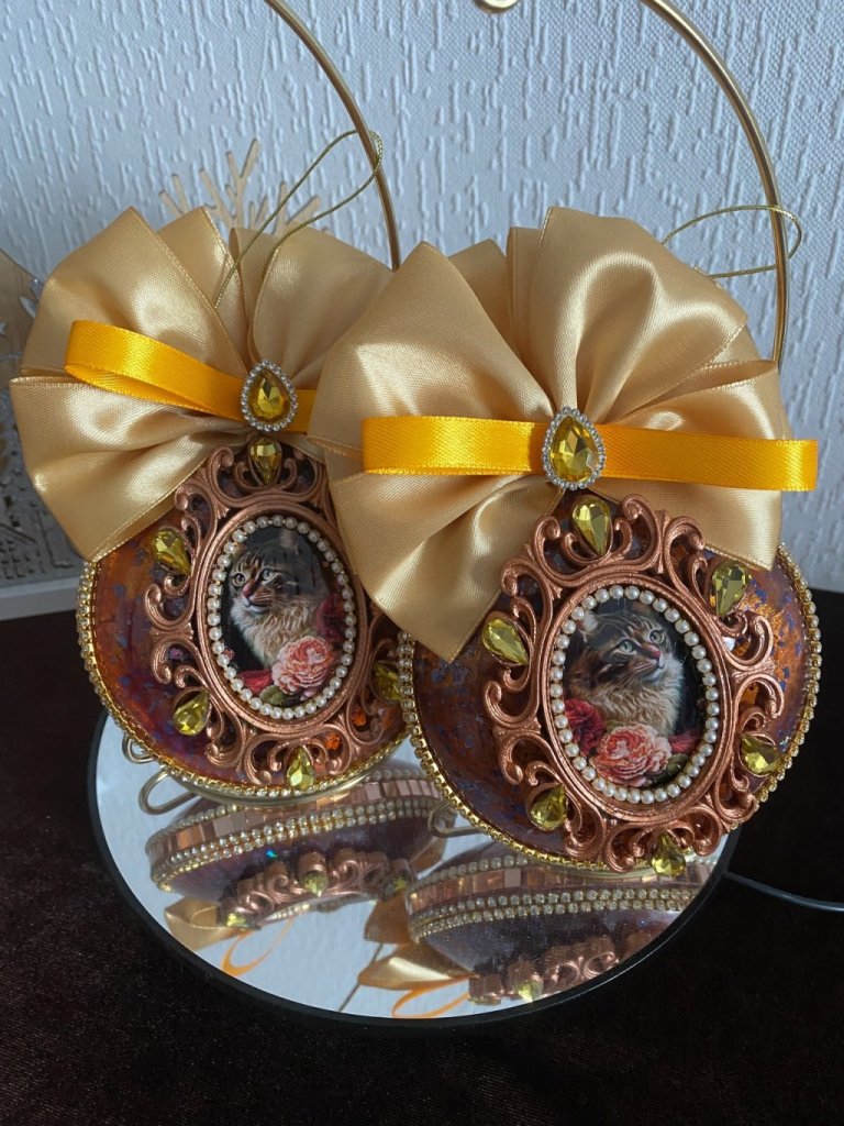 Набор медальонов с котиками (2 шт.)