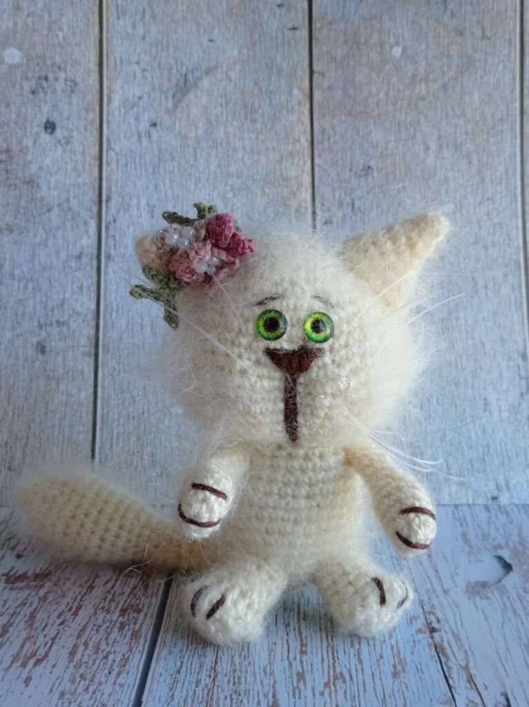 Пушистый котик