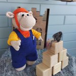 Вязаная игрушка ручной работы Бегемот-строитель, Подарок для ребёнка и декор