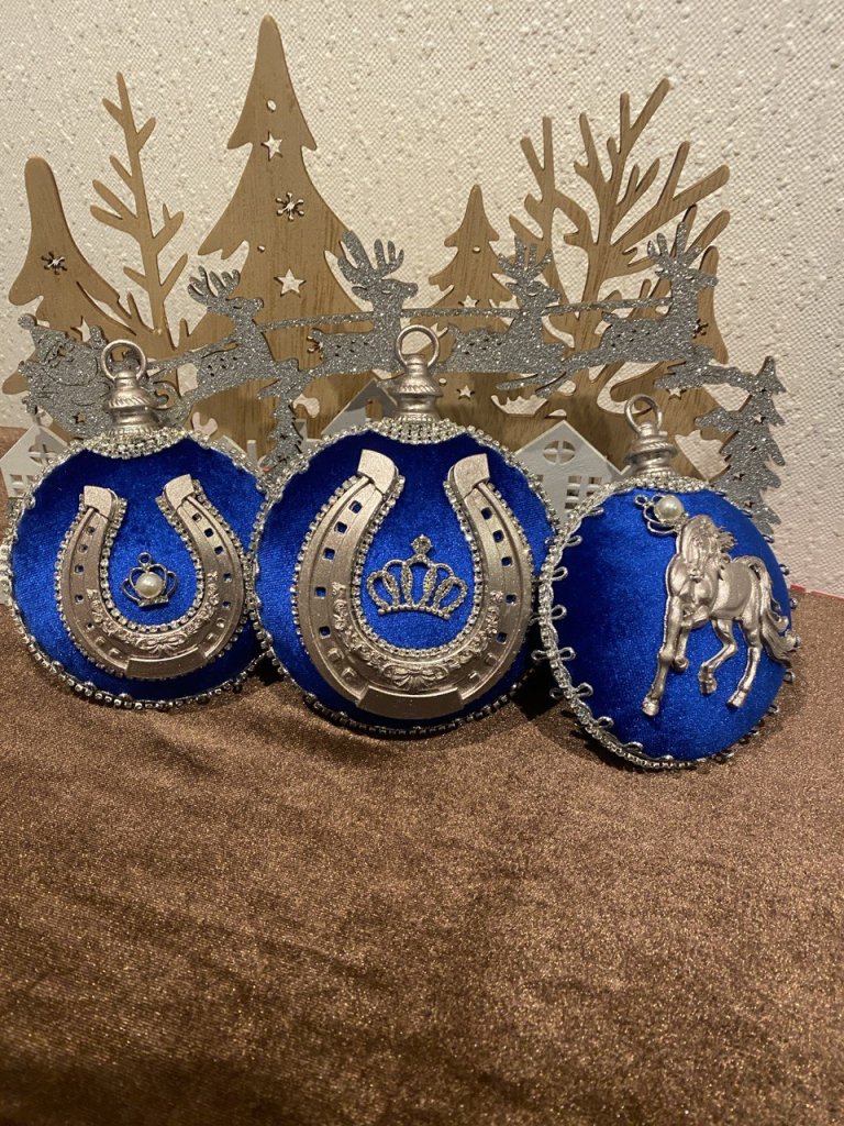 Медальоны с символом 2026 года