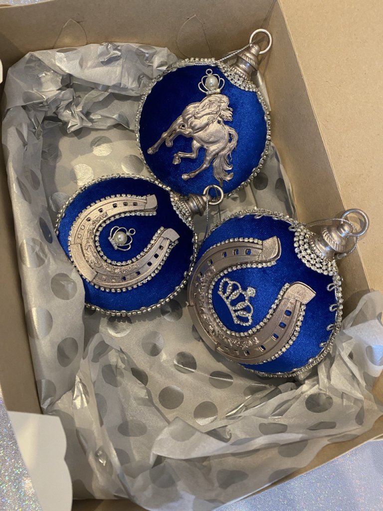 Медальоны с символом 2026 года