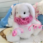 Игрушка вязаная пушистый зайка с воротничком