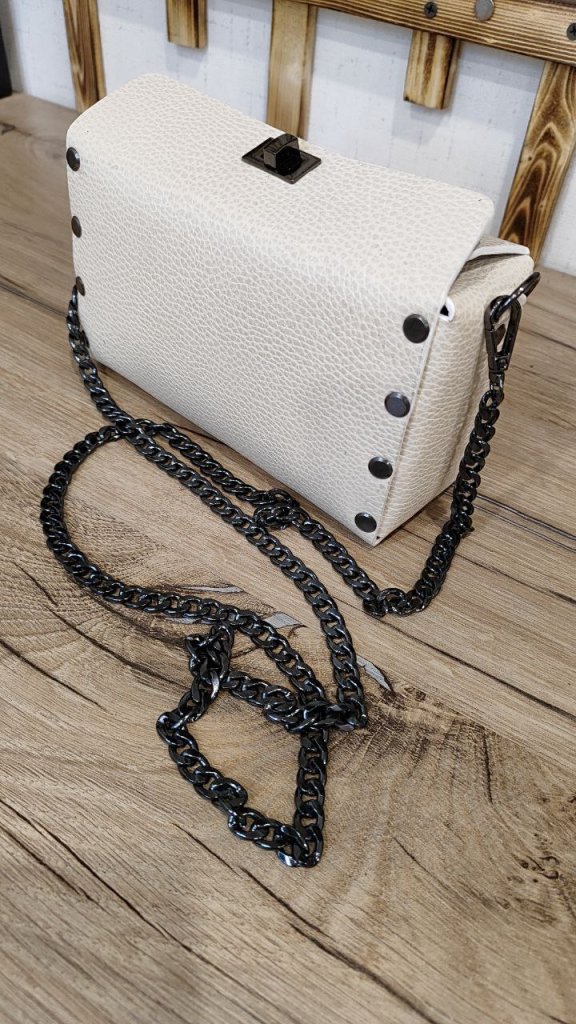 Сумка-коробочка из натуральной кожи