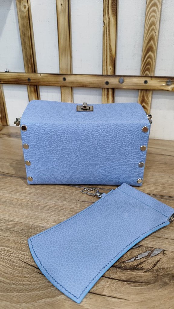 Сумка-коробочка из натуральной кожи