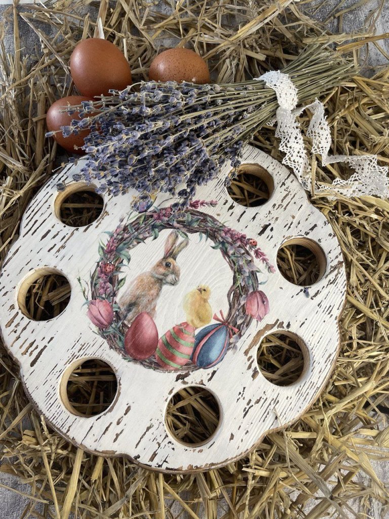 Деревянная подставка для яиц и кулича