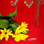 Брошь булавка и серьги с элементами квиллинг.