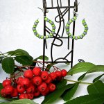 Серьги гвоздики с элементами квиллинг.