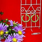 Серьги гвоздики с элементами квиллинг.