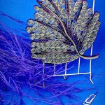 Ажурная брошь — лист квиллинг-графика.
