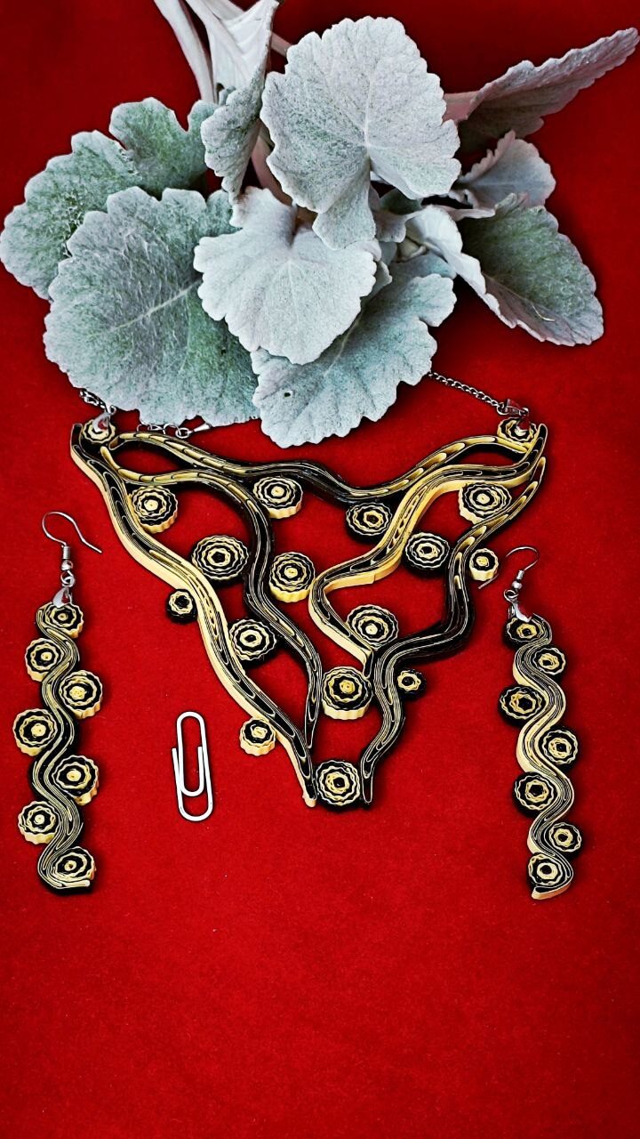 Комплект украшения квиллинг-графика.