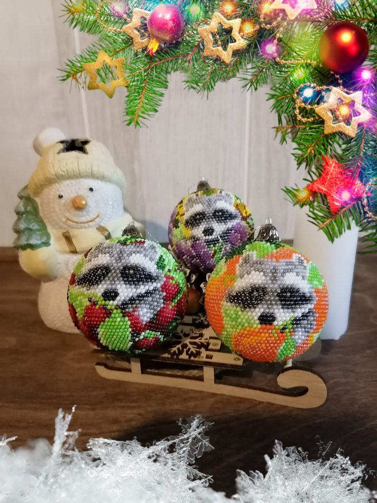 Шарик новогодний