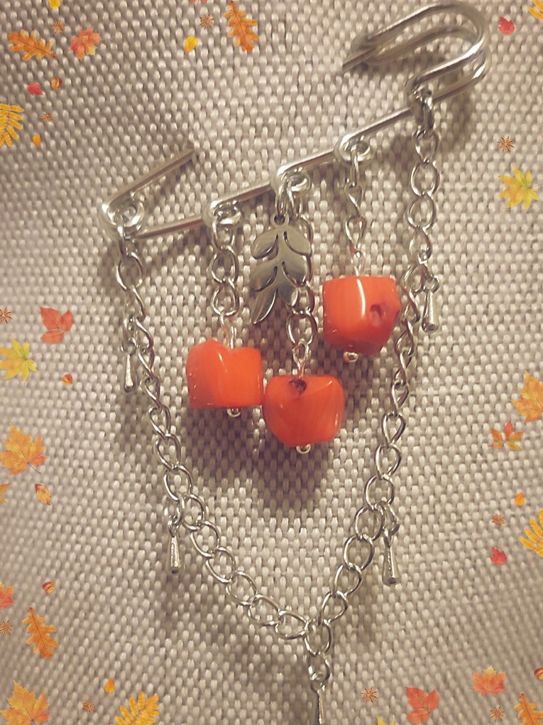 Брошь булавка «Костры рябин»