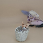 Вязаная миниатюрная игрушка чихуахуа Печенька