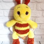 Мягкая вязаная игрушка Пчелка