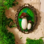 Винтажная брошь ручной работы «Грибочки»