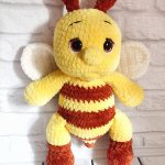 Мягкая вязаная игрушка Пчелка