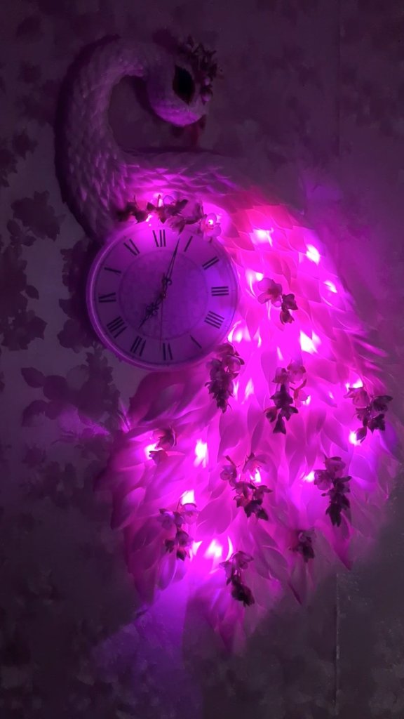 Часы Жар Птица со светящимся хвостом