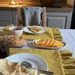 Столовая салфетка с рюшами желтая