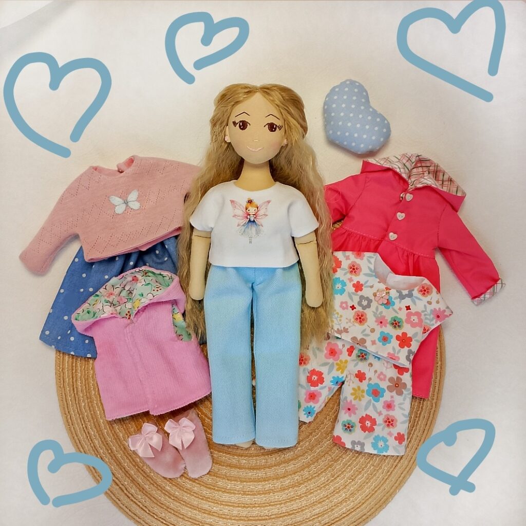 Кукла с одеждой 💖