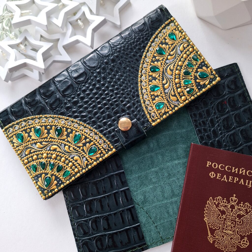 Набор из кожи: кошелек и обложка на паспорт