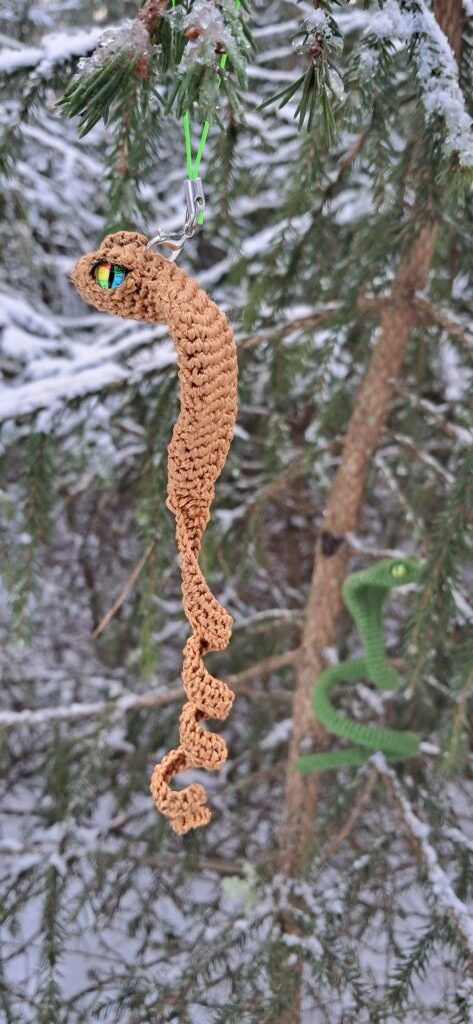 Змея на полукаркасе