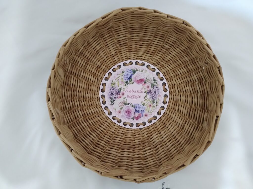 Плетеные подносы в асортименте