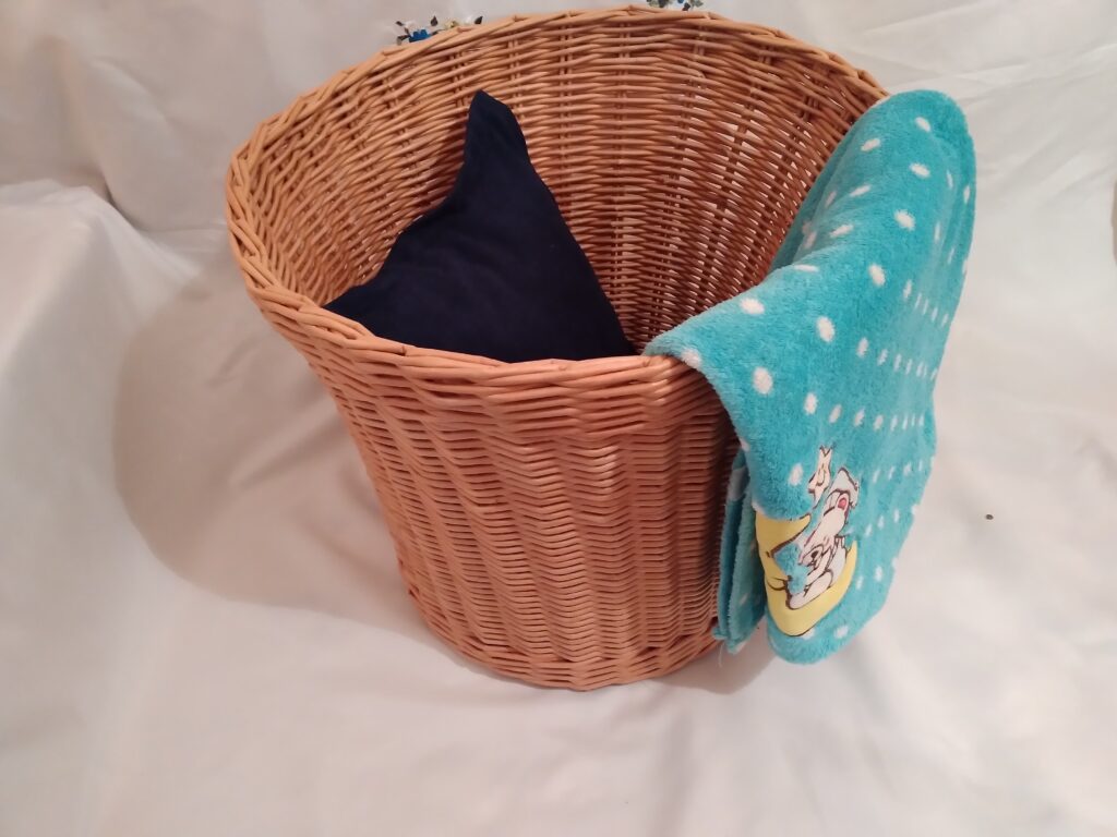 Корзина для белья круглая плетеная