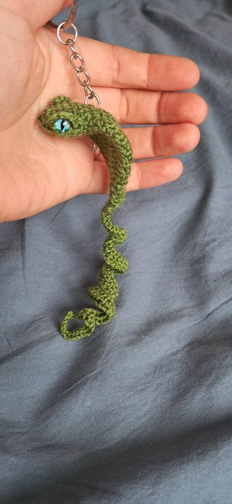 Змея на полукаркасе