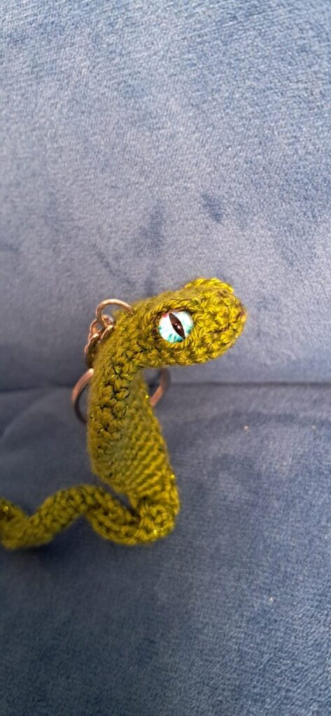 Змея на полукаркасе