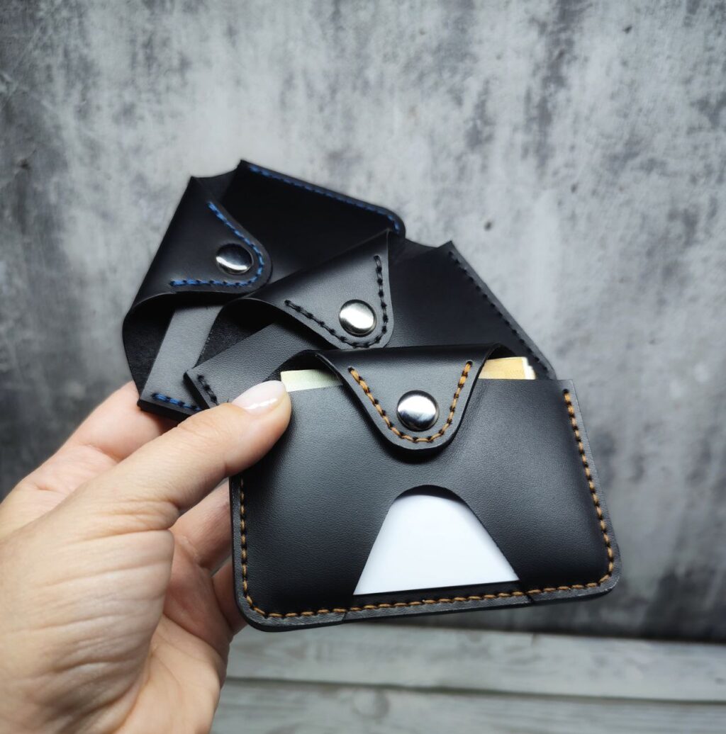 Компактный картхолдер из натуральной кожи