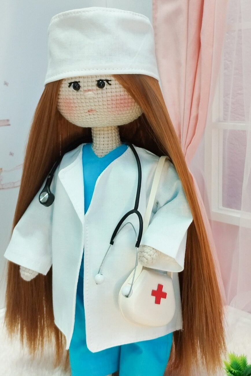 Девушка Доктор