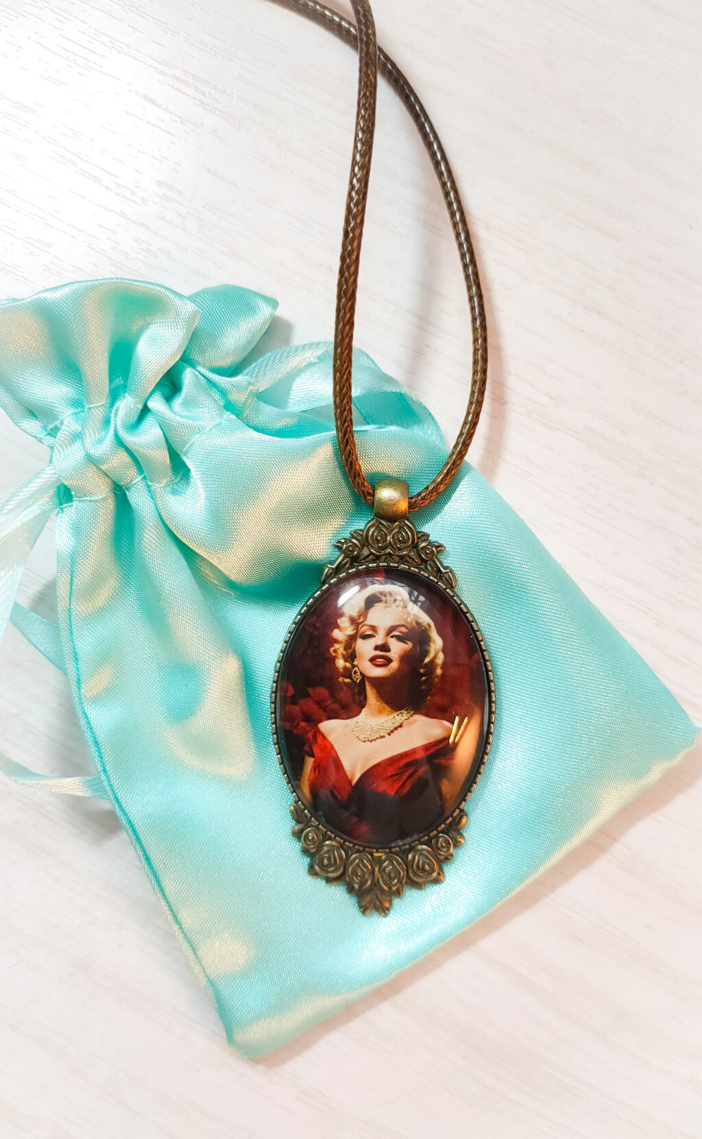 Кулон-подвеска «Легендарная Мэрлин»