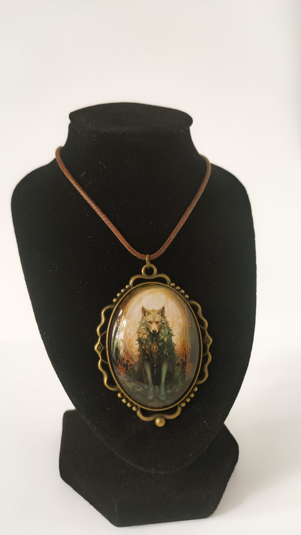 Кулон-подвеска на шнурке «Вожак.Тотемное животное»