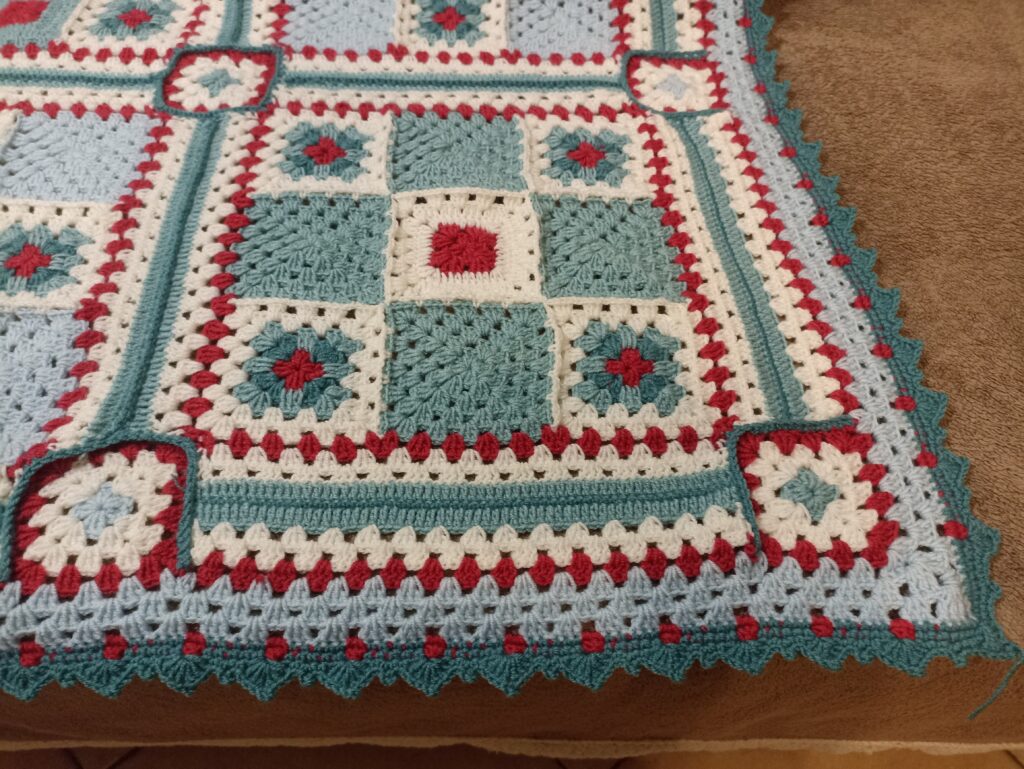 Плед связанный крючком