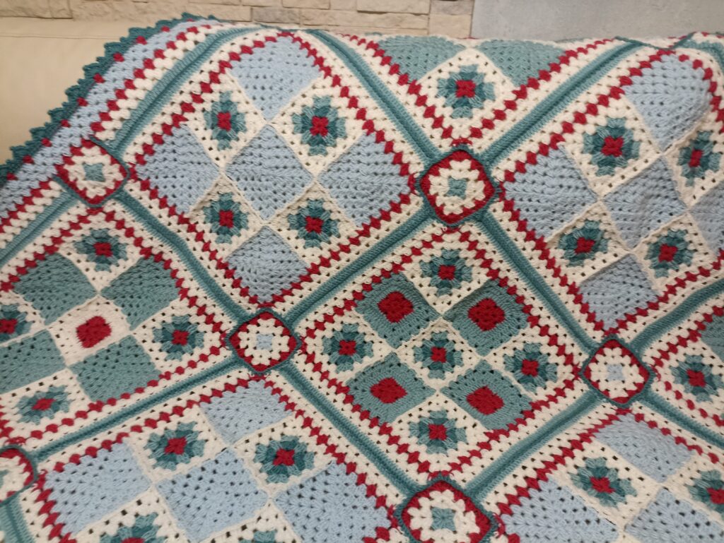 Плед связанный крючком