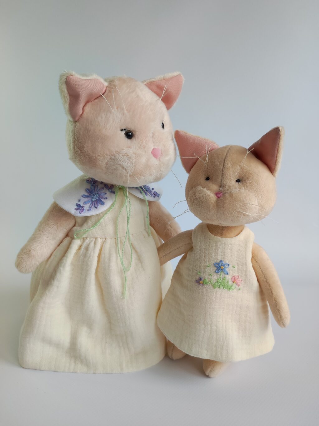 Мягкие игрушки Кошка с Котёнком