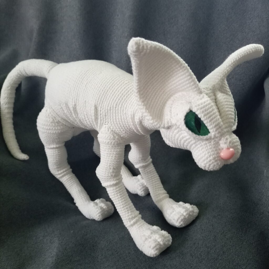 Сфинкс вязаный