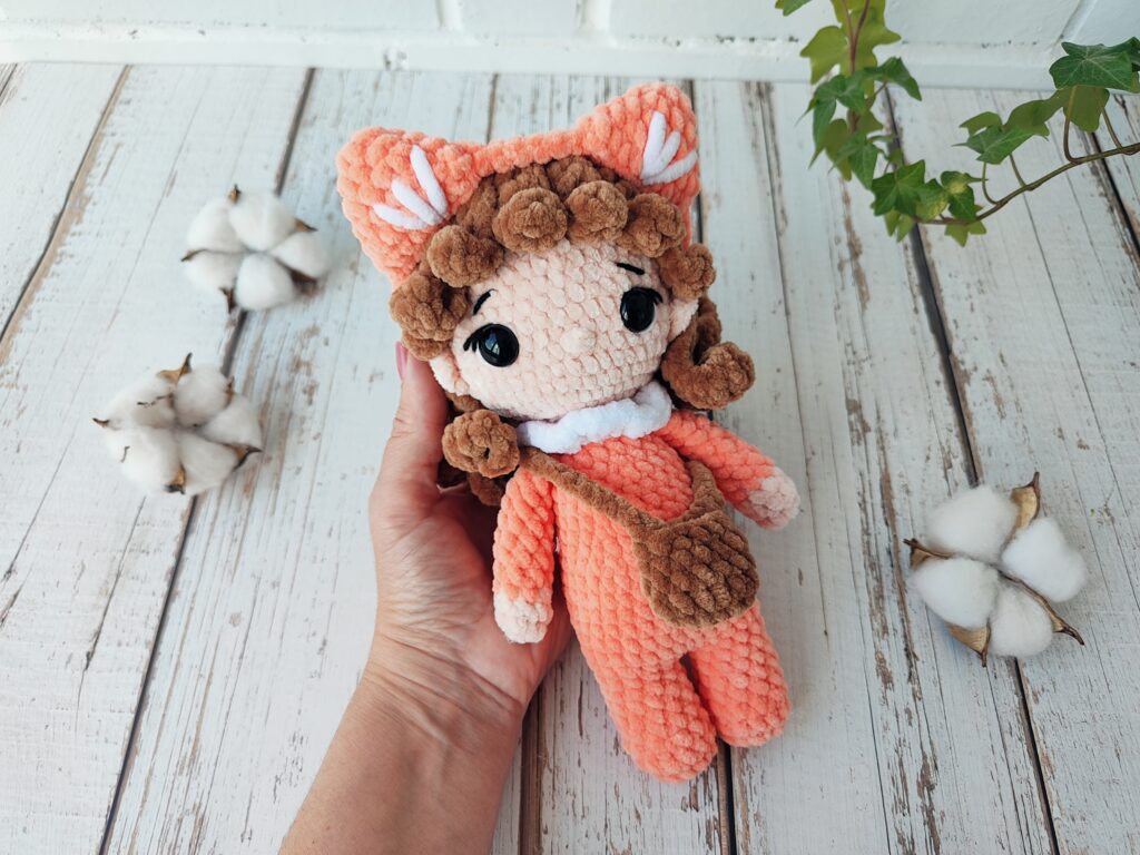 Куколка плюшевая Лисичка