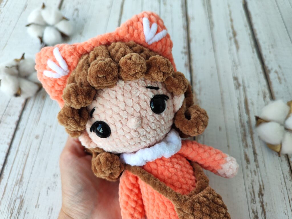 Куколка плюшевая Лисичка