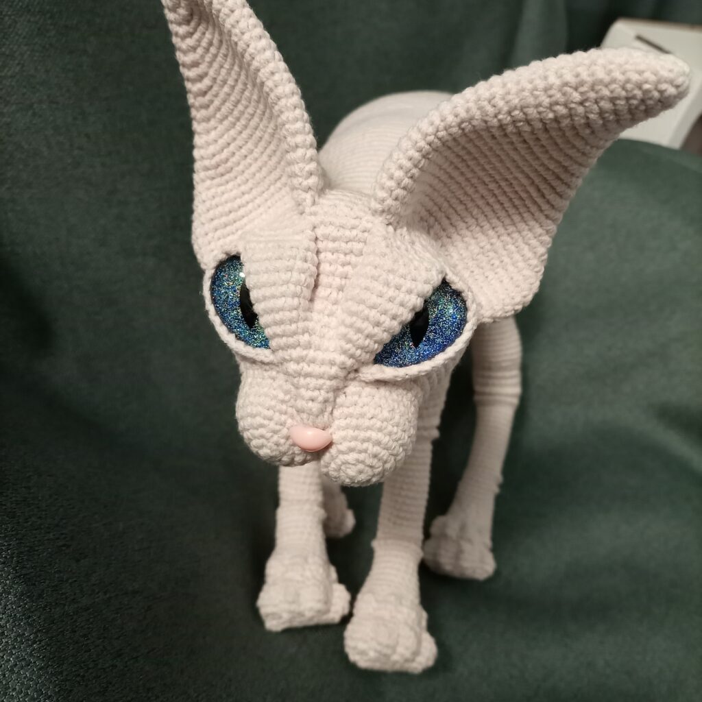 Сфинкс вязаный